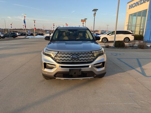 Used 2020 Ford Explorer Limited image 2