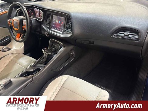 Used 2015 Dodge Challenger R/T Plus image 28