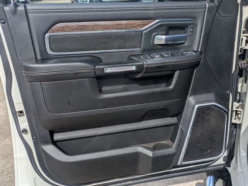 Used 2019 RAM 2500 Laramie image 13