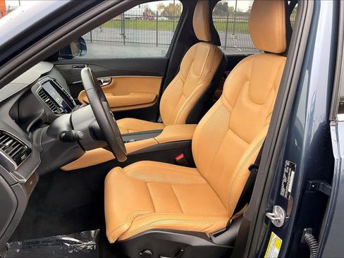 Used 2024 Volvo XC90 B6 Ultimate w/ Protection Package Premier image 28