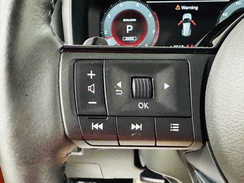 Used 2021 Nissan Rogue Platinum AWD/4WD image 16