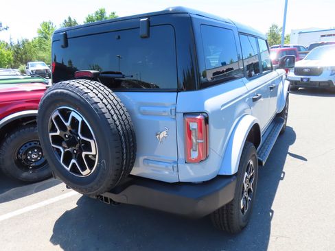New 2026 Ford Bronco Outer Banks AWD/4WD image 4