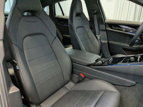 Certified 2025 Porsche Panamera image 23