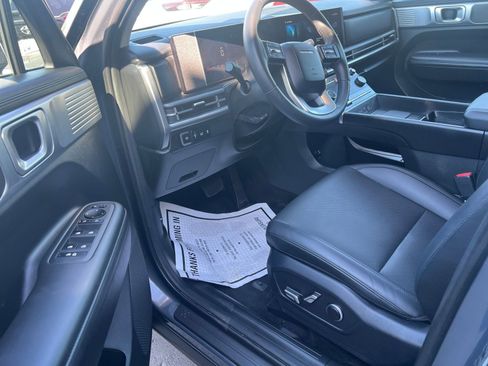 Used 2025 Hyundai Santa Fe SEL image 29