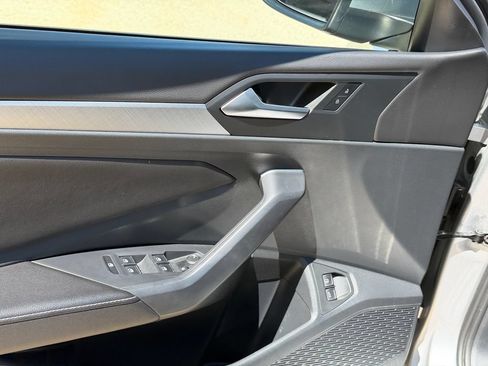 Used 2023 Volkswagen Jetta SE w/ Panoramic Sunroof Package FWD image 10