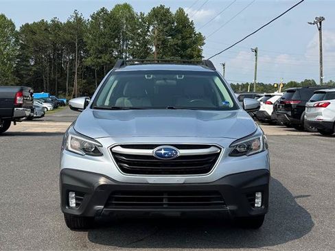 Used 2022 Subaru Outback Premium AWD/4WD image 3
