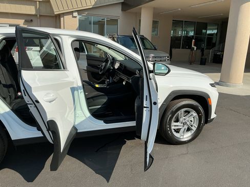 Certified 2026 Hyundai Tucson SE image 13