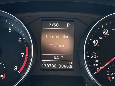 Used 2017 Volkswagen Passat 1.8T R-Line FWD image 25