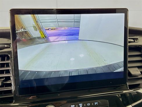 Used 2023 Ford Transit 350 XLT image 28