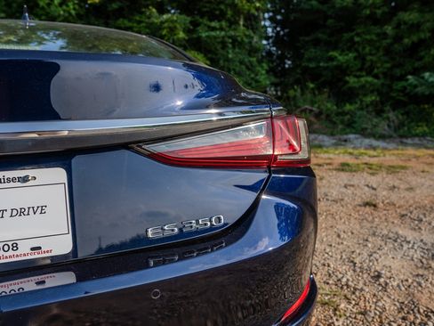 Used 2019 Lexus ES 350 w/ Premium Package FWD image 11