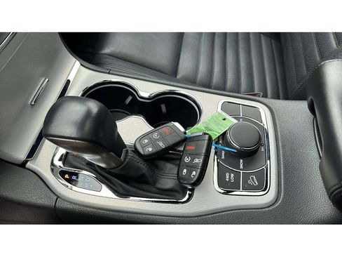 Used 2018 Jeep Grand Cherokee Limited image 19