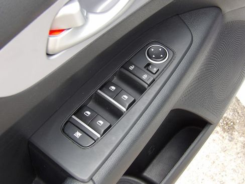 Used 2024 Kia Forte LXS FWD image 11