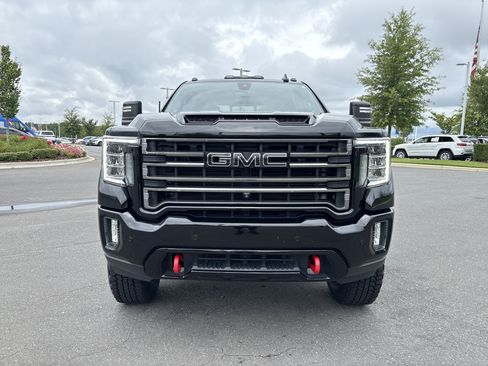 Used 2021 GMC Sierra 2500 AT4 w/ AT4 Premium Plus Package AWD/4WD image 3