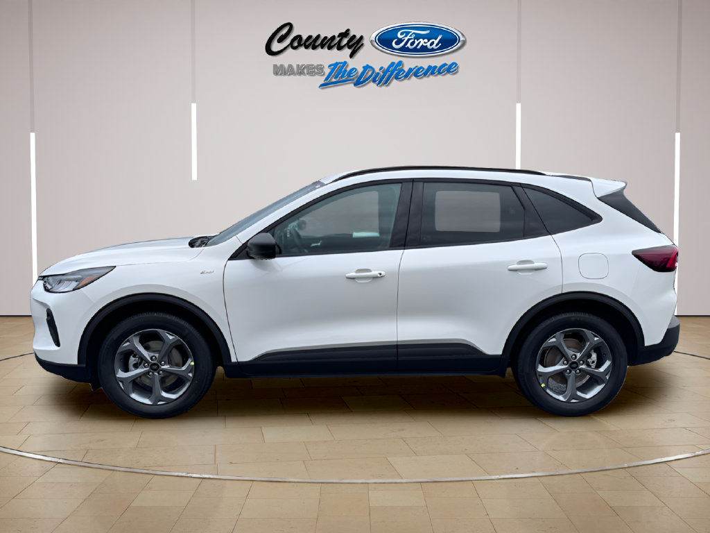 Used 2026 Ford Escape ST-Line w/ Tech Pack #1 FWD image 3