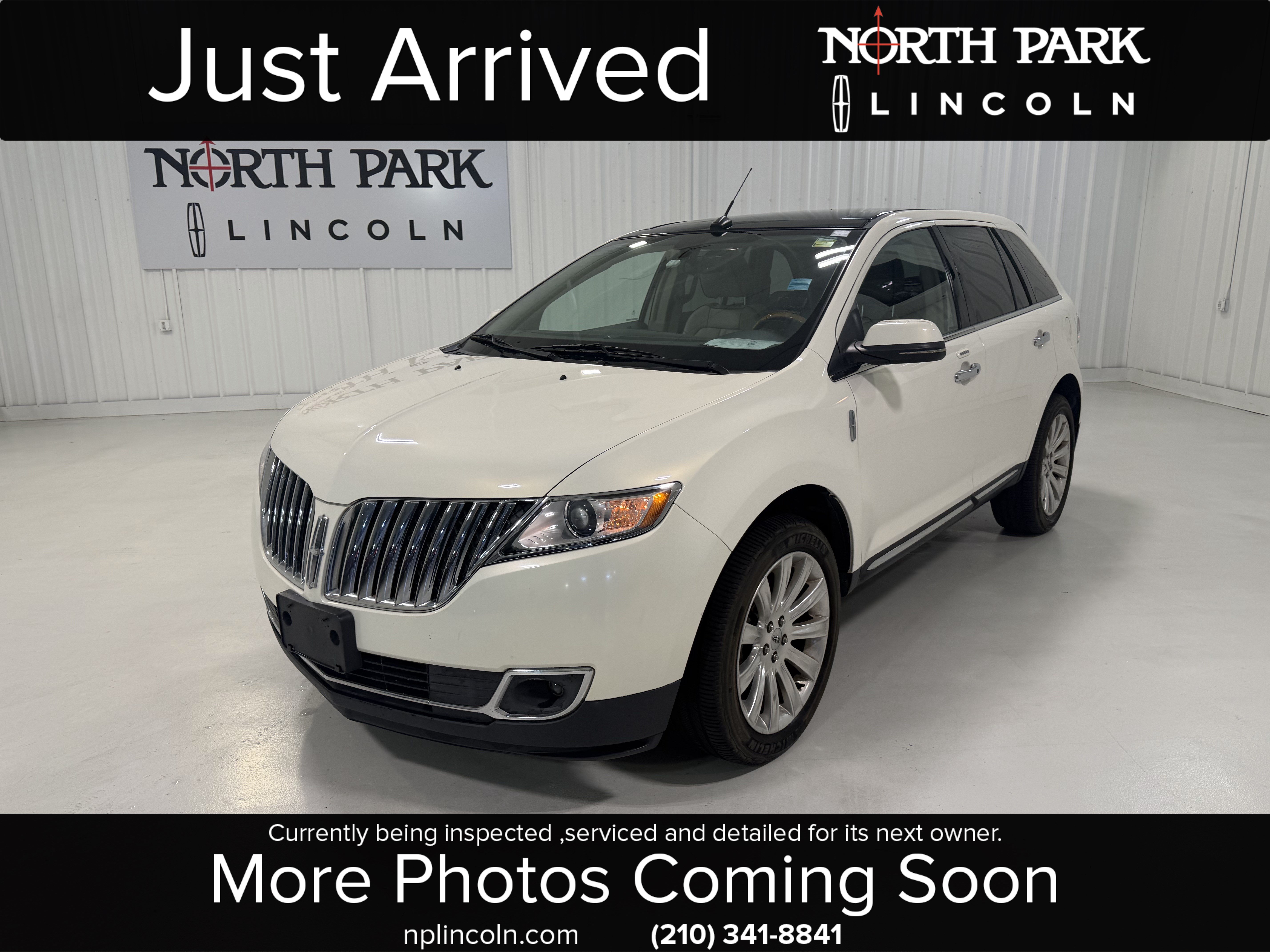 Used 2012 Lincoln MKX FWD image 1