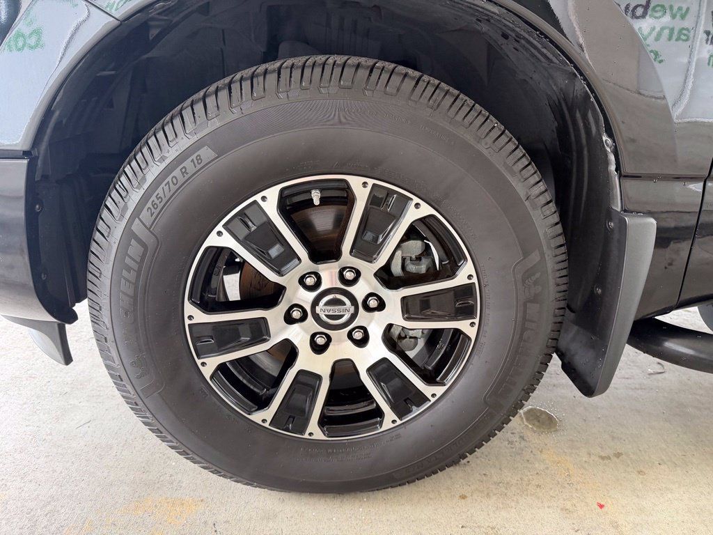 Used 2021 Nissan Titan SV w/ SV Convenience Package RWD image 15