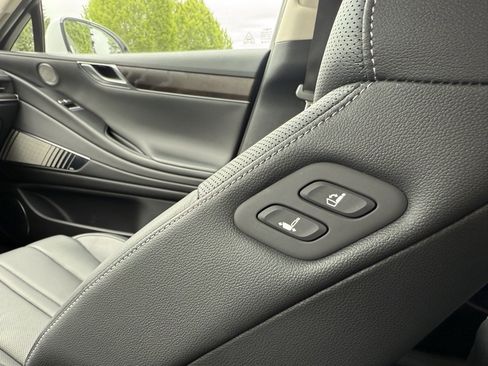 Used 2024 Genesis G80 image 20