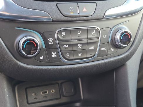 Used 2023 Chevrolet Equinox LT image 28