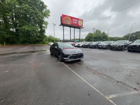 Used 2025 Hyundai Sonata SEL FWD image 29