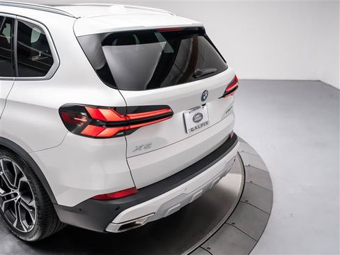 Used 2024 BMW X5 xDrive50e w/ Executive Package AWD/4WD image 31