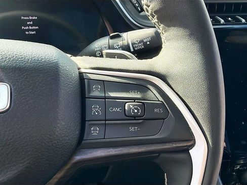 Used 2024 Jeep Grand Cherokee L Limited w/ Luxury Tech Group II image 42