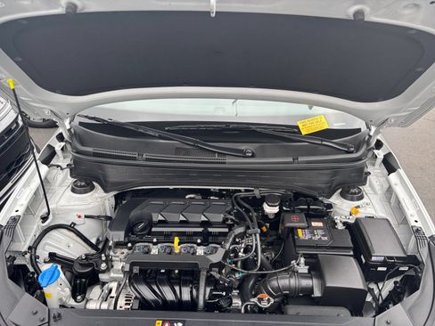 Used 2025 Hyundai Venue SEL FWD image 32