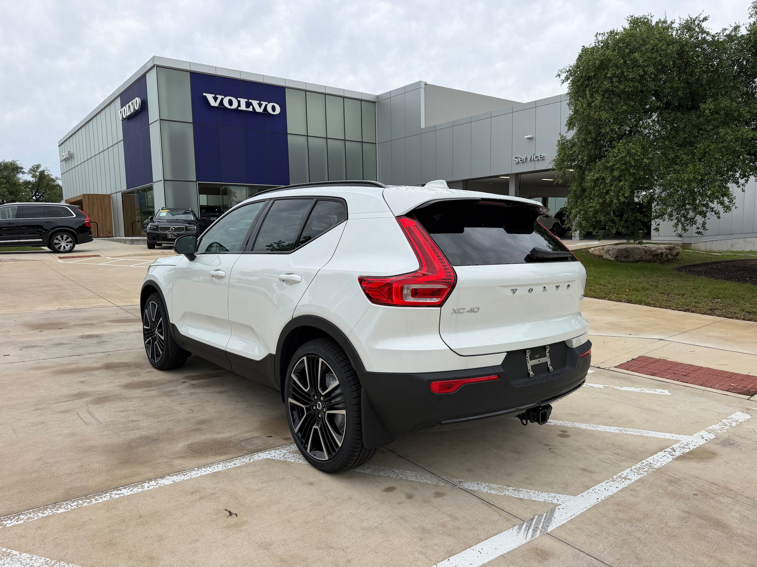 New 2026 Volvo XC40 B5 Ultra w/ Protection Package Premier AWD/4WD image 4