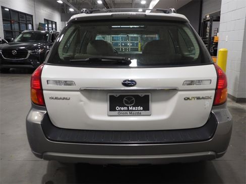 Used 2005 Subaru Outback 2.5i Limited image 19