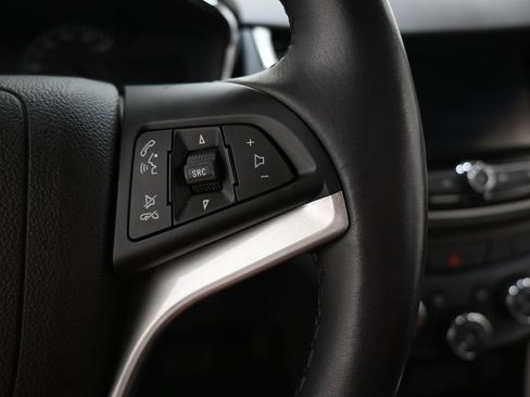Used 2019 Chevrolet Trax LT w/ LT Convenience Package FWD image 31