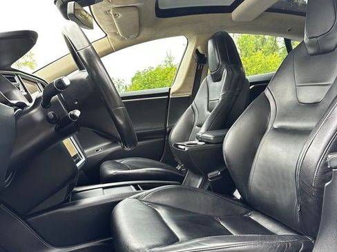 Used 2015 Tesla Model S 70D image 10