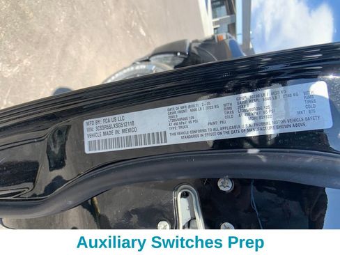 New 2025 RAM 2500 Limited image 30