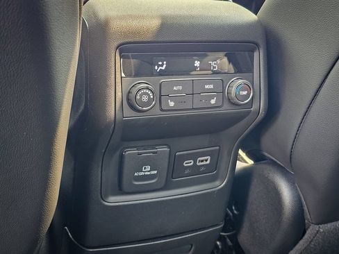 Used 2023 GMC Acadia Denali w/ Denali Technology Package AWD/4WD image 40