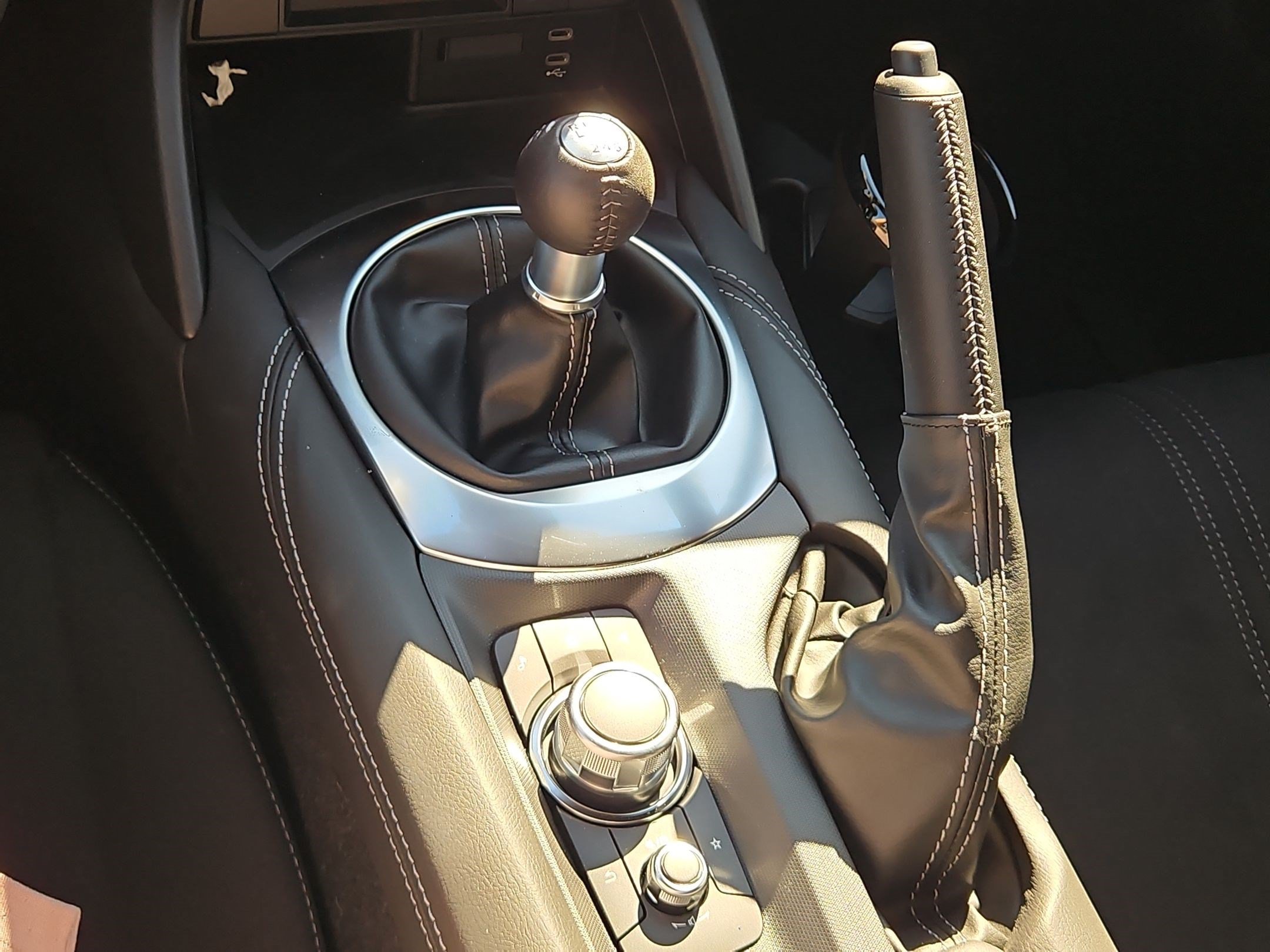 New 2026 MAZDA MX-5 Miata Club w/ Interior Package RWD image 5