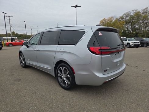 New 2026 Chrysler Pacifica Pinnacle image 5