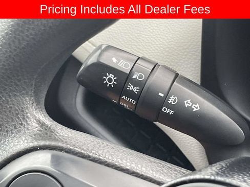 Used 2020 Toyota RAV4 XLE AWD/4WD image 27