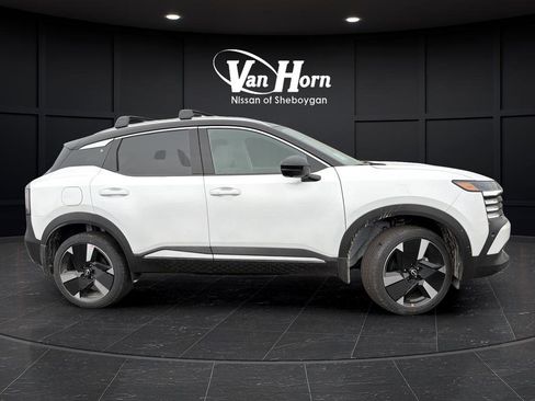 New 2026 Nissan Kicks SR w/ Cold Weather Package image 2