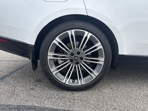 Used 2025 Land Rover Range Rover SE image 25