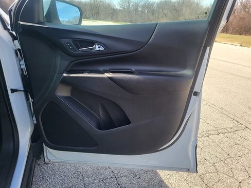 Used 2019 Chevrolet Equinox LT image 18