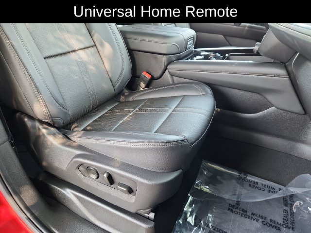 Used 2025 Chevrolet Suburban High Country AWD/4WD image 26