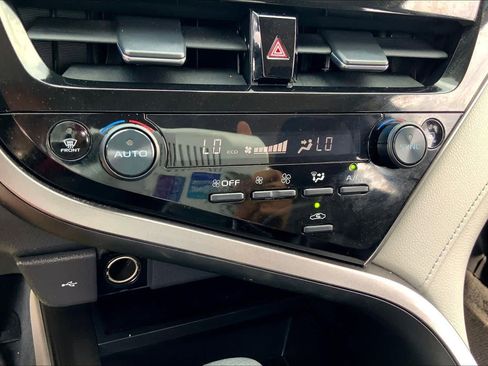 Used 2024 Toyota Camry LE image 32