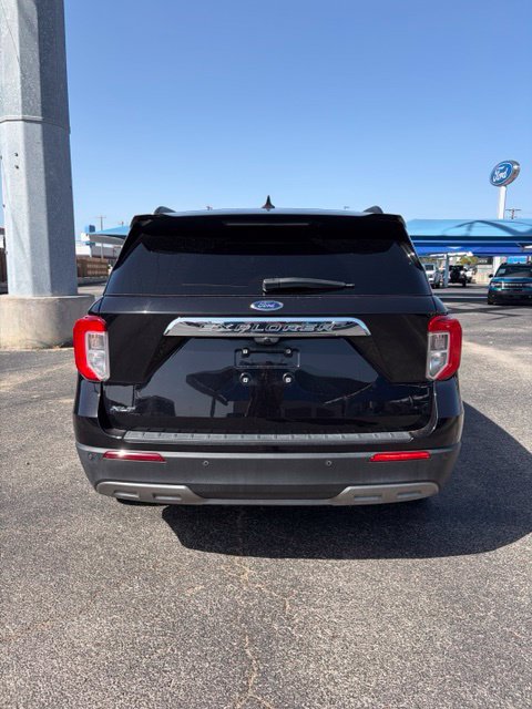 Used 2023 Ford Explorer XLT w/ Equipment Group 202A RWD image 5