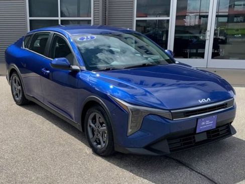 Used 2025 Kia K4 LXS image 4