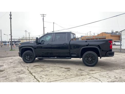 Used 2022 Chevrolet Silverado 2500 LTZ w/ LTZ Plus Package image 8