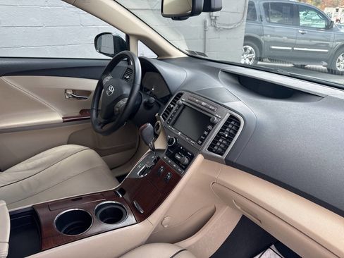 Used 2011 Toyota Venza AWD w/ Premium Pkg #2 image 27