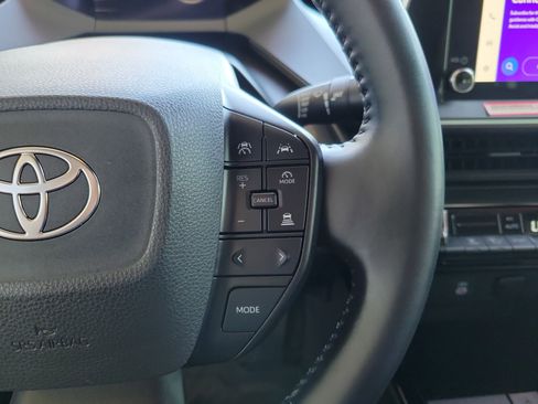 Used 2023 Toyota Prius LE image 18