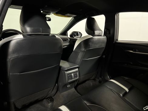Certified 2025 Toyota Camry SE image 19