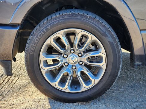 Used 2022 RAM 1500 Laramie w/ Laramie Southwest Edition image 10