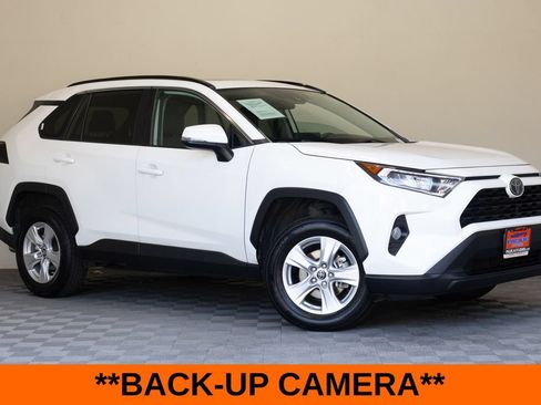 Used 2019 Toyota RAV4 XLE w/ Carpet Mat Package AWD/4WD image 2
