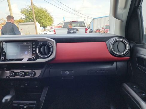 Used 2023 Toyota Tacoma SR5 image 33