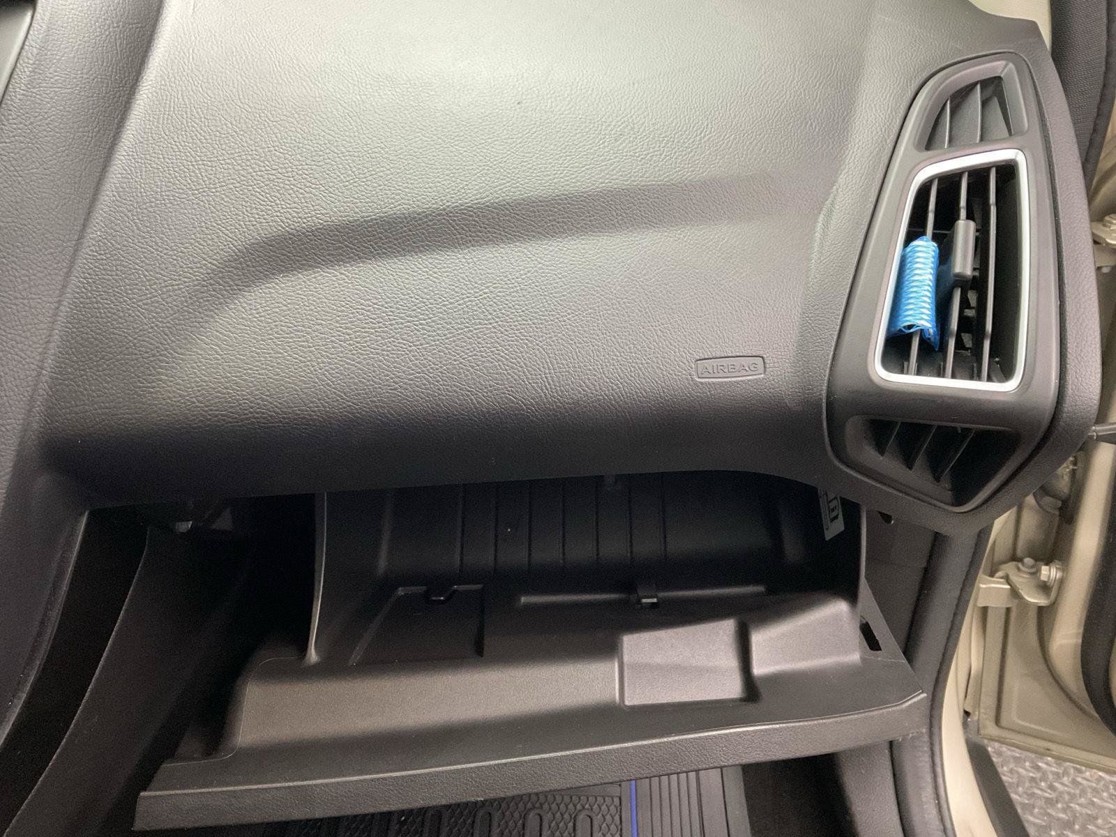 Used 2017 Ford Focus Titanium FWD image 24